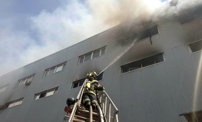 99e18ebe3d5b8e6a04cb27291b2b2e3b